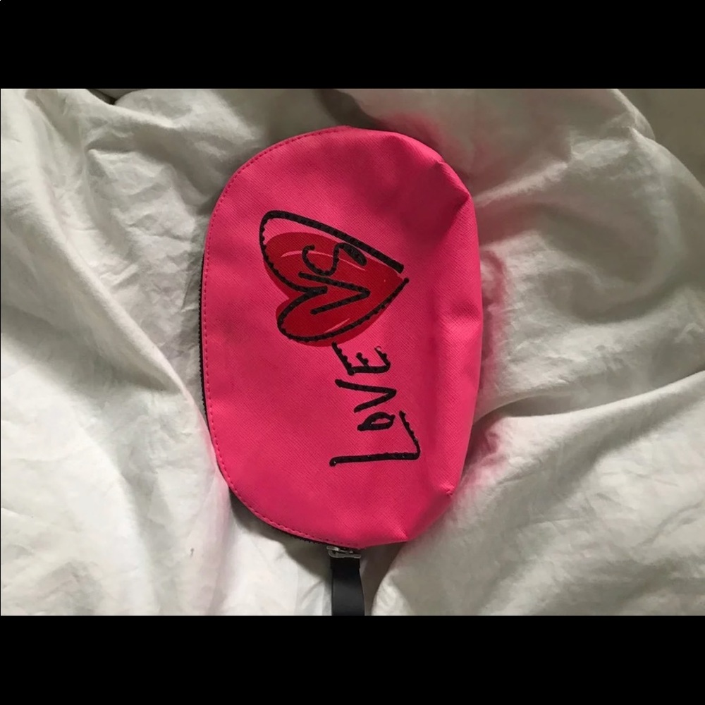 Cosmetic bag